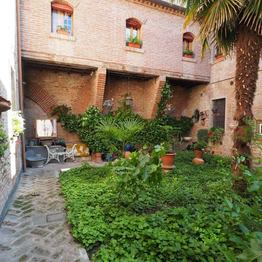 Il Giardino Segreto Apartment Ferrara Ngoại thất bức ảnh